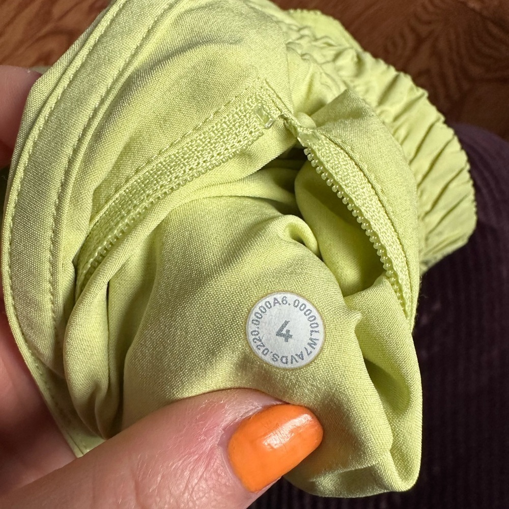 Lululemon tracker shorts - Picture 8 of 9